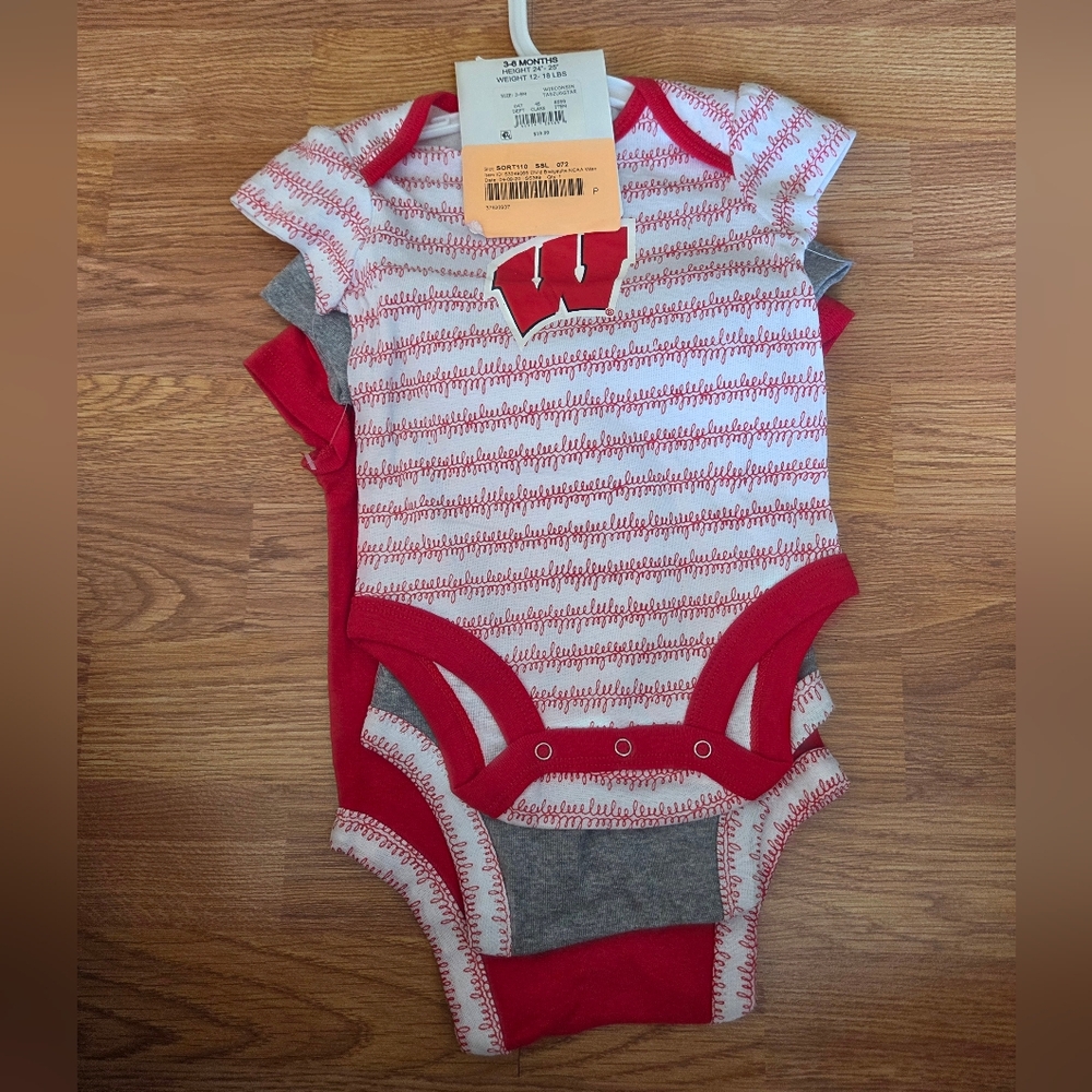 NCAA WISCONSIN BADGERS 3-6m Bodysuits 2pk 100% Cotton College Football - Picture 2 of 5